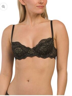 Scalloped Lace Underwire Bra in Black